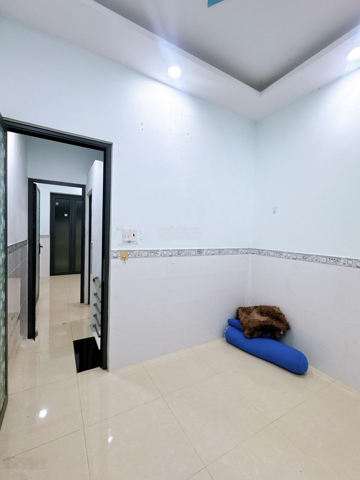 Nhà mới ở ngay, gần chợ phạm văn bạch, 8m ra xe tải, 2 tầng đúc - 23m2 - chỉ #3.38 tỷ tl