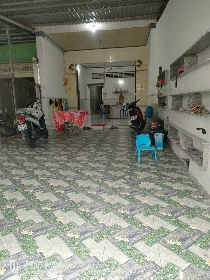 Căn nhà rộng rãi, thoáng mát, hướng Đông Nam, giá chỉ 1,85 tỷ