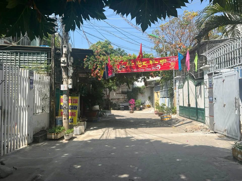 Bán nhà cấp 4 hẻm ô tô Lê Hồng Phong, Phước Hải, Nha Trang, 82m2, giá 4,18 tỷ