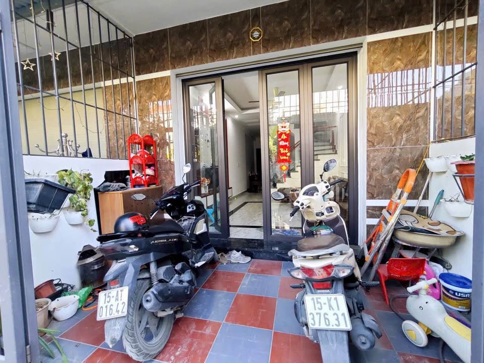 Nhà 3 tầng phố Tiền Phong: 3 phòng ngủ, 2.89 tỷ, tặng nội thất về ở luôn