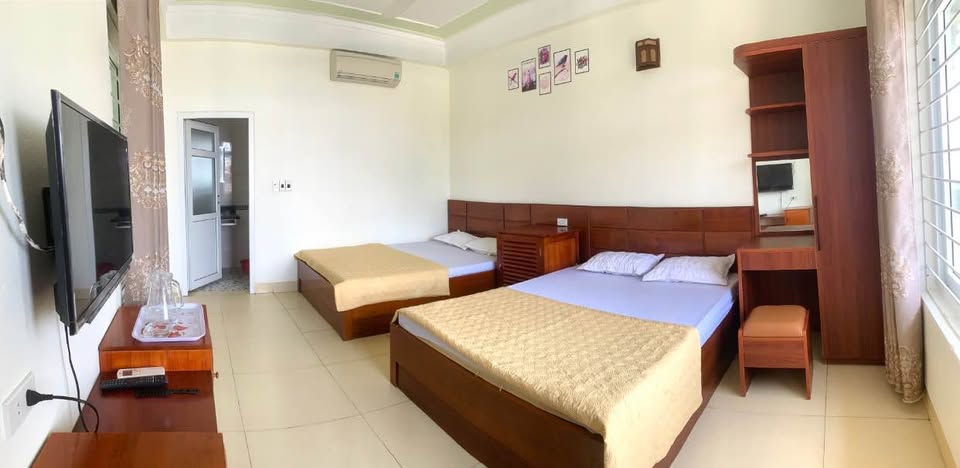 Chính chủ cần bán khách sạn Hải Phương tọa lạc tại số 1C, đường Hồ Xuân Hương