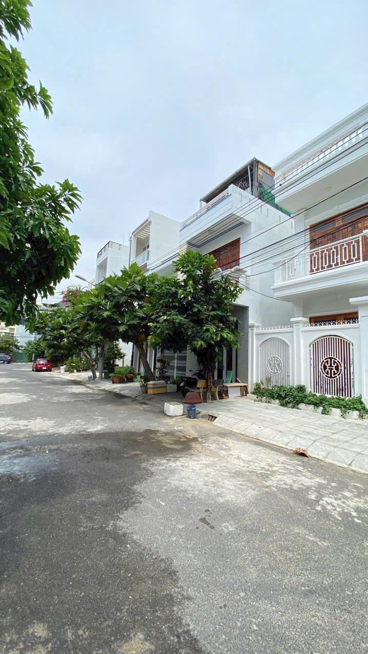 Bán đất mặt tiền đường Lê Văn Miến, Vĩnh Hòa, gần biển, 60m2