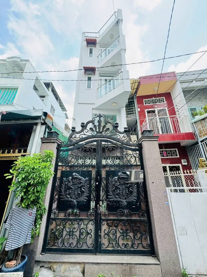 Căn hộ dịch vụ Cách Mạng Tháng Tám, Quận 10, 7,8 tỷ, dòng tiền 45 triệu/tháng