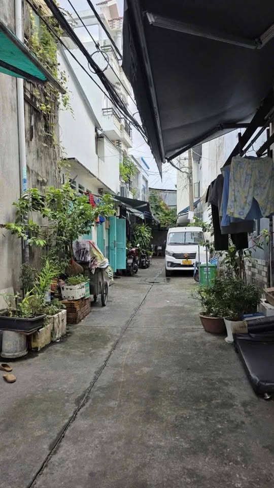 Nhà 2 phòng ngủ, diện tích sổ 42.7m2, sát Ngã 4 Bốn Xã, chỉ 4.3 tỷ