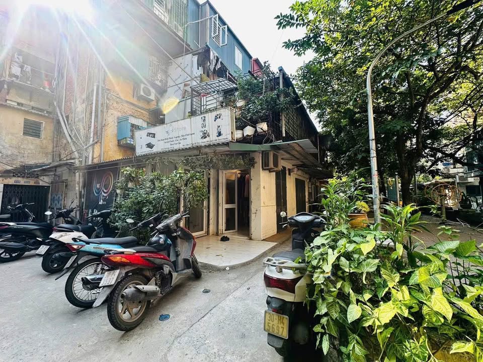 Tập thể tầng 1 Vĩnh Hồ, Đống Đa - Vị trí kinh doanh đỉnh, ngõ thông, lô góc