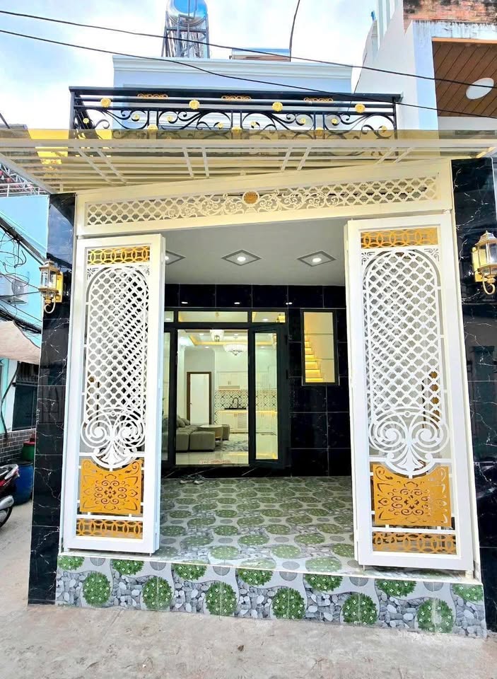 Nhà đẹp lung linh, sẵn sàng đón chủ mới tại mặt tiền đường Huỳnh Tấn Phát, Thị Trấn Nhà Bè