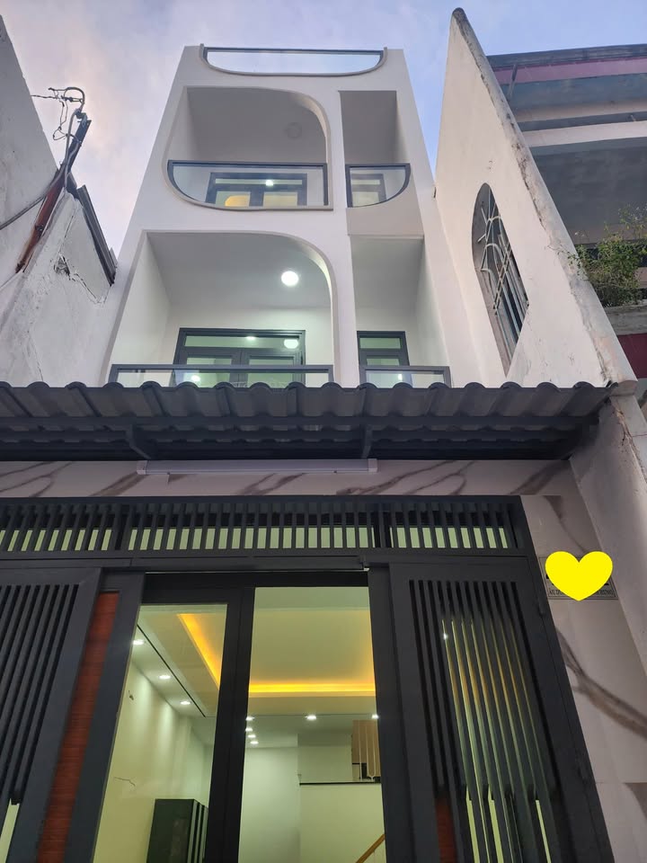 Bán nhà hẻm xe tải đường Âu Dương Lân, Phường Chánh Hưng