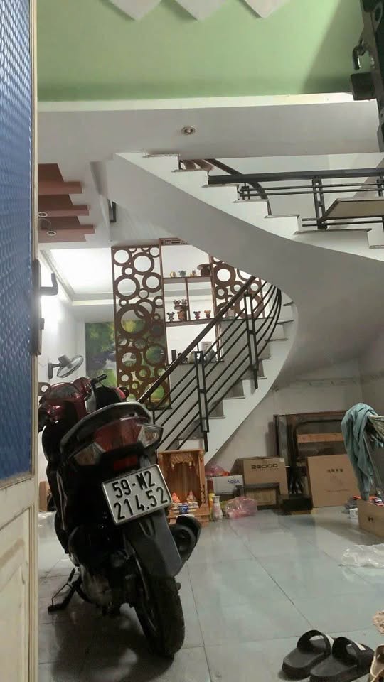 Bán nhà sổ hồng riêng - 4x10m, đúc 1 lầu, 2 phòng ngủ, gần Hoàng Văn Thụ, đường 5m thông thoáng