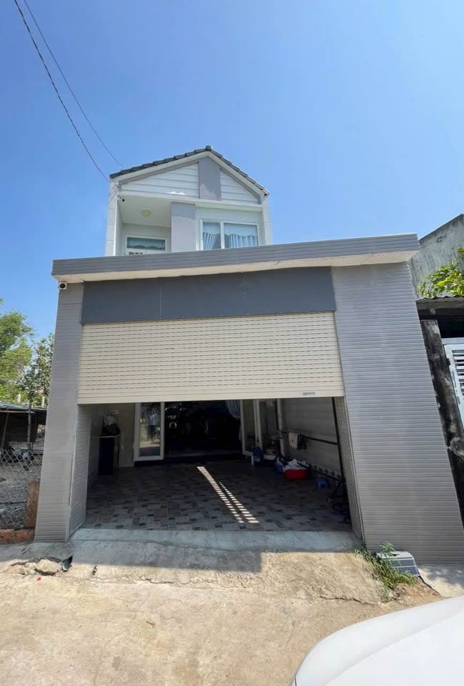 Bán nhà 1 trệt 1 lầu tại Hiệp An, Thủ Dầu Một, hẻm 4m, diện tích 100m2, giá 2,85 tỷ