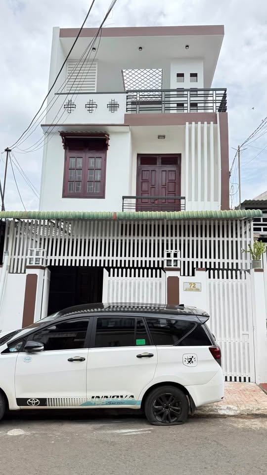 Nhà mặt tiền An Dương Vương 3 lầu, 4 ngủ, sân thượng rộng - trung tâm phố xá