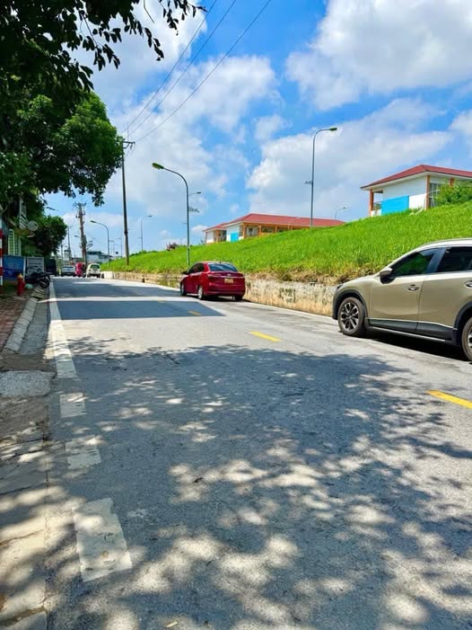 Nhà Ngọc Thụy, giá 11 tỷ, mặt tiền 5.3m, 20m ra phố, 3 phút sang phố cổ - Chủ cần bán gấp