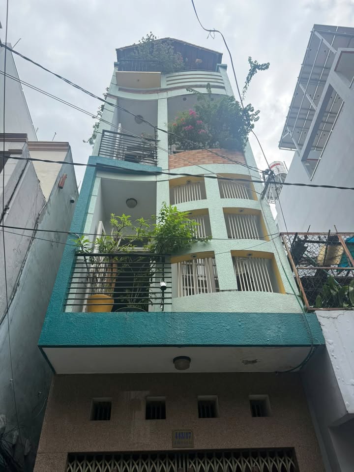 Nhà hẻm xe hơi Lê Văn Sỹ, Quận 3 60m² vuông vức, 5 ngủ, sân thượng, kinh doanh đỉnh