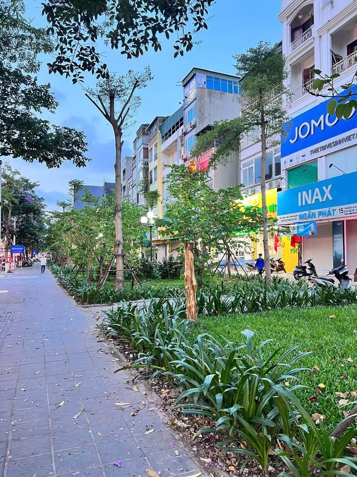 Nhà mặt phố Thanh Nhàn 126m², 5 tầng, kinh doanh đỉnh cao