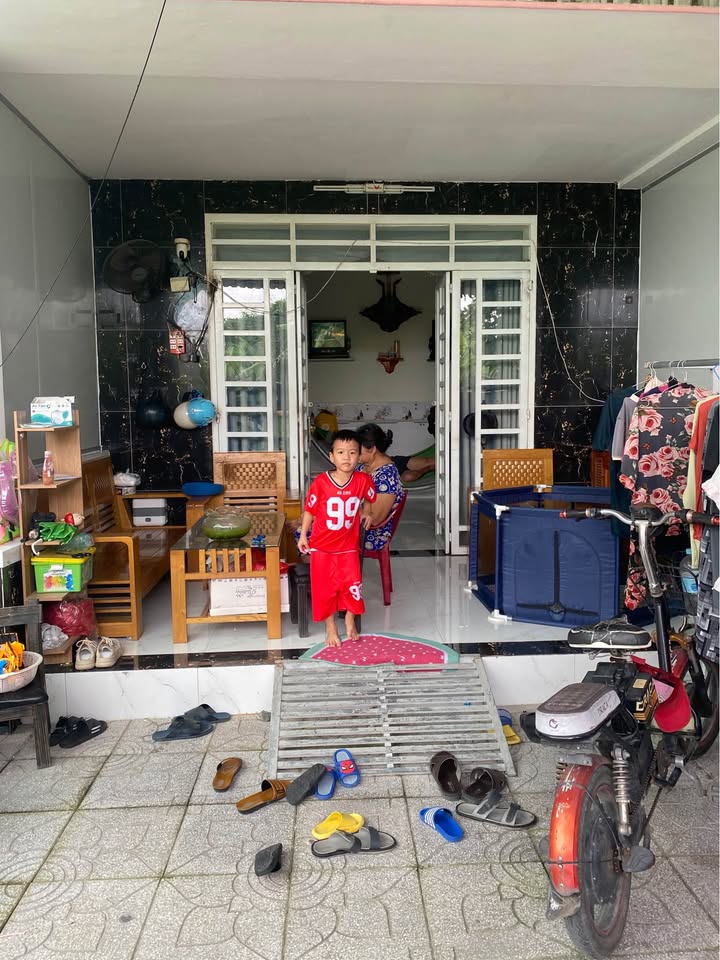 Nhà 2 phòng ngủ mới xây, sổ hồng riêng, hẻm ô tô 1,68 tỷ tại Củ Chi