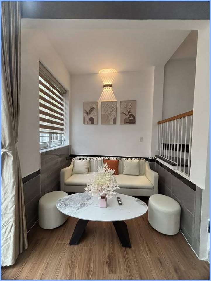 Nhà 3 tầng đẹp, 4 phòng ngủ, full nội thất, sân để xe tại kiệt Trần Cao Vân, Nha Trang