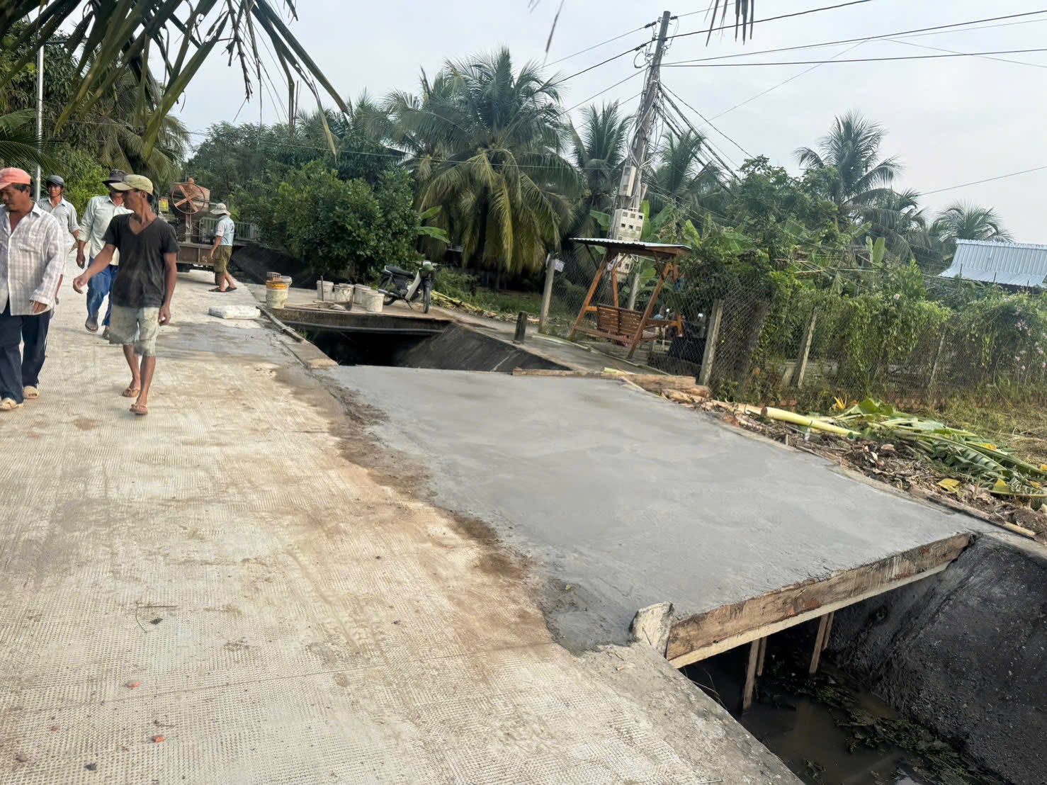 Bán đất mặt tiền Kênh Tập Đoàn, ngang 5m, đường xe tải vi vu, giá thương lượng