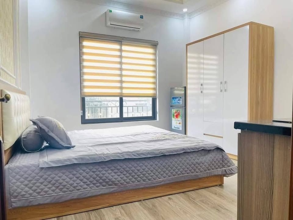 Nhà Cầu Giấy, lô góc 6 tầng thang máy, ô tô tránh, 3 thoáng, 50m2