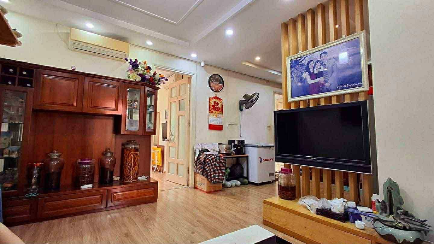 Tổ ấm an yên giữa lòng Hà Nội, căn hộ tập thể 70m² tại Lê Đức Thọ, 2 phòng ngủ