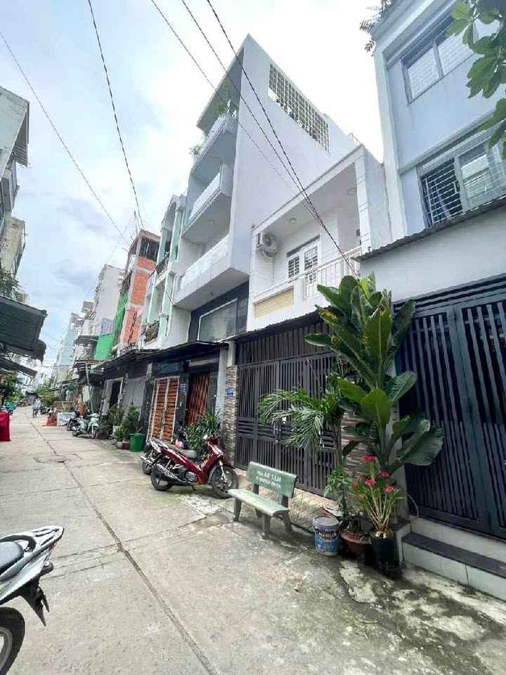 Nhà 4m x 12m hẻm xe hơi cạnh Aeon Tân Phú