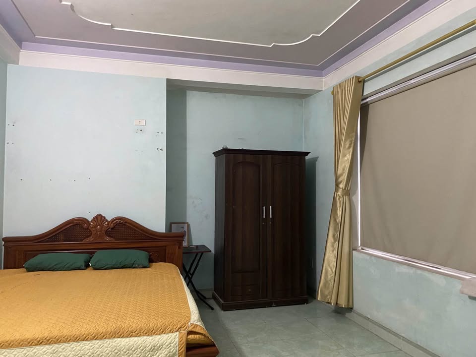 Nhà 2.5 tầng sát hồ Đồng Chiệc, diện tích khủng, kinh doanh đỉnh, giá nhỉnh 6 tỷ