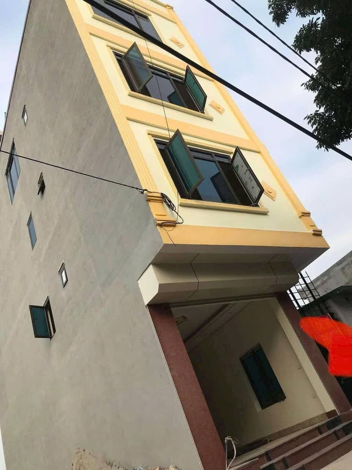 Bán nhà 4 tầng tại phường Nam Sơn, thành phố Bắc Ninh, ngõ ô tô đỗ cửa, gần 2 khu công nghiệp