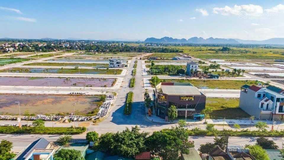 Đất vàng trung tâm Đông Sơn 121m2 hướng Đông, đường 28m, giá thương lượng