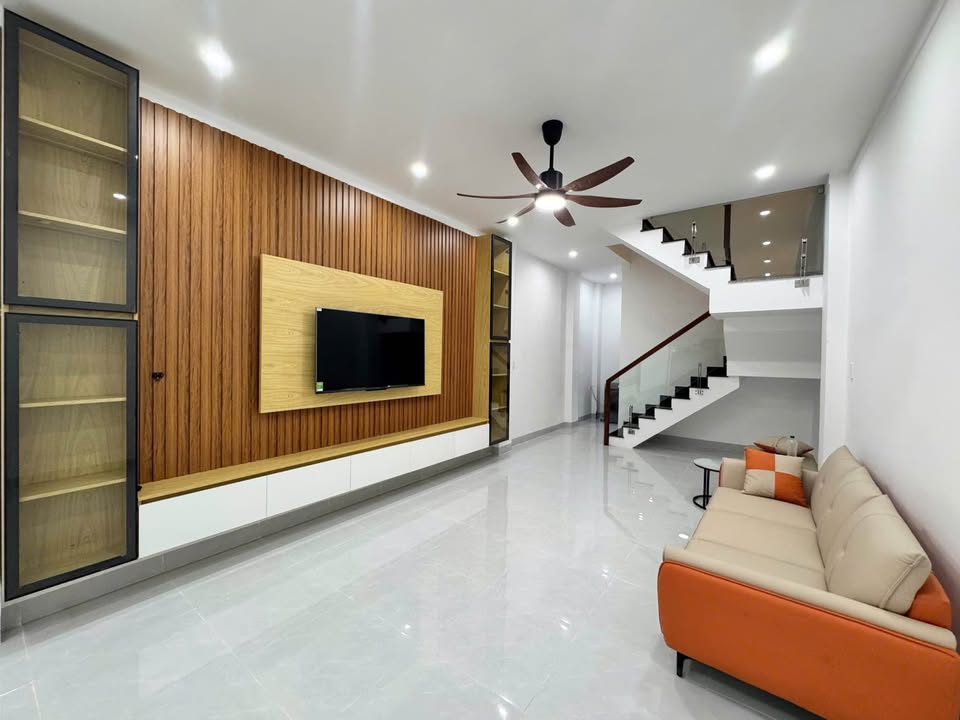 Nhà mặt tiền Đồng Sỹ Bình, Buôn Ma Thuột, chỉ 3,25 tỷ