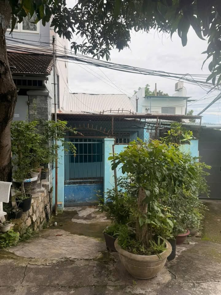 Bán nhà cấp 4 gần sân bay cũ Nha Trang, 87.2m2, hẻm rộng ô tô, giá 5,5 tỷ