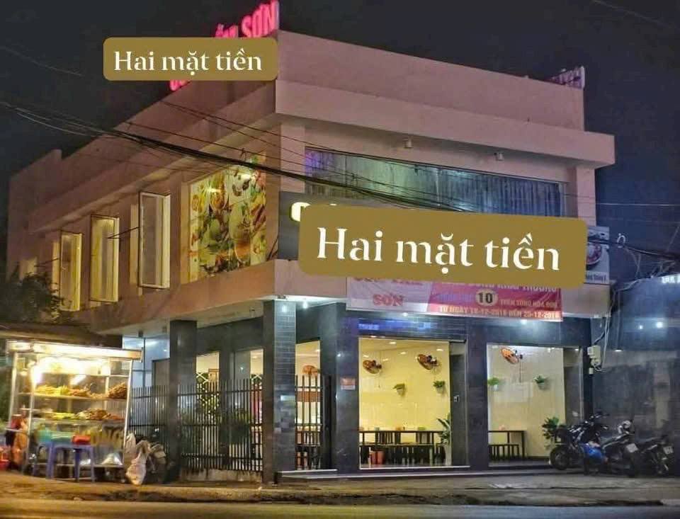 Nhà lô góc 2 mặt tiền, vị trí vàng Cách Mạng Tháng Tám 8, Bình Dương