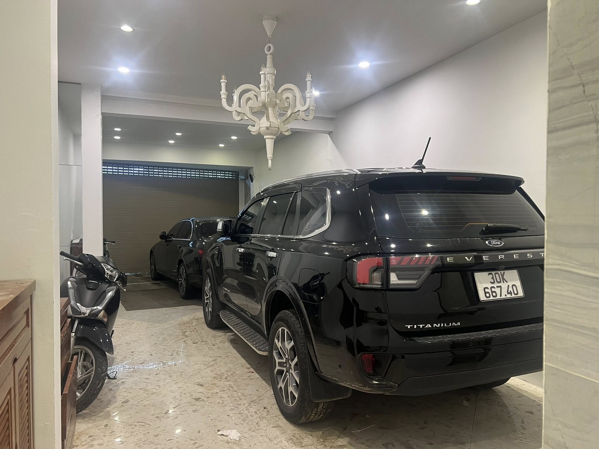 Nhà mặt phố An Dương Vương 6 tầng thang máy, 2 ô tô ngủ trong nhà, gần Hồ Tây