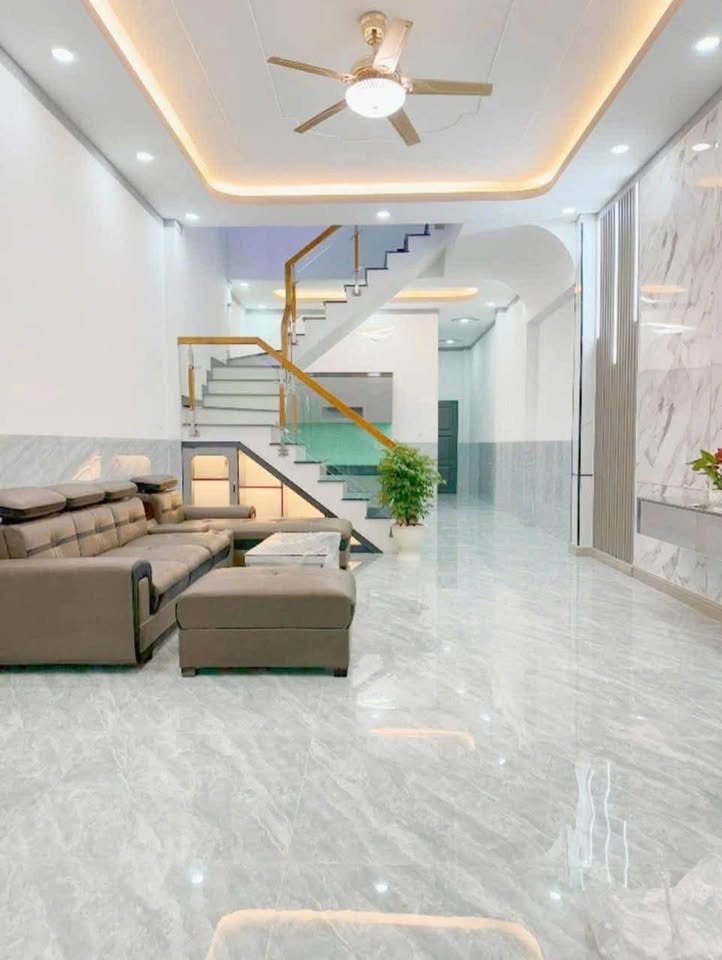 Nhà 1 trệt 1 lầu 3 phòng ngủ, đối diện khu công nghiệp Rạch Bắp, Bình Dương, giá 1,9 tỷ