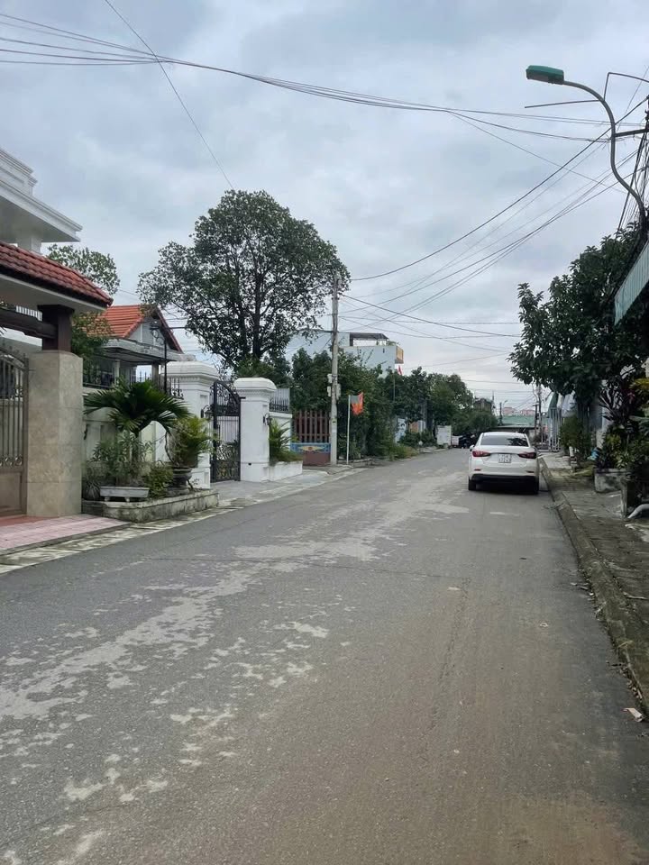 Nhà thô 2 tầng 128m² tại kiệt 79 Phùng Lưu, Huế, hoàn thiện theo ý gia chủ