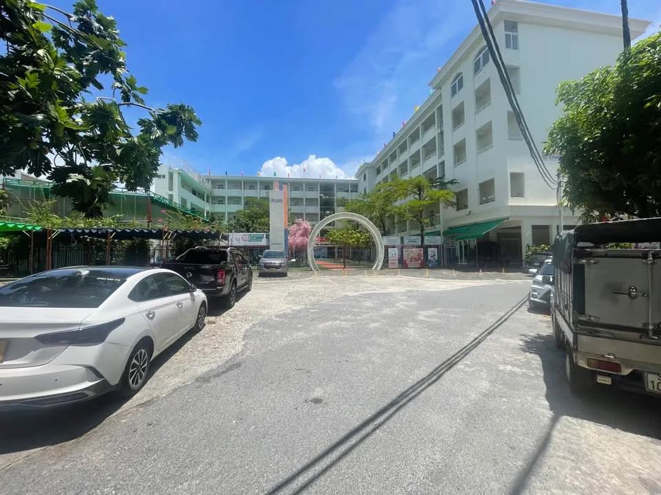 Bước vào câu chuyện về một tổ ấm hoặc một cơ hội kinh doanh đầy tiềm năng tại mặt tiền đường Lê Văn Long