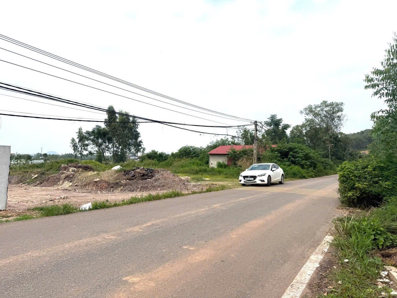 Đất vàng mặt đường Phạm Văn Đồng, Xuân Hoà