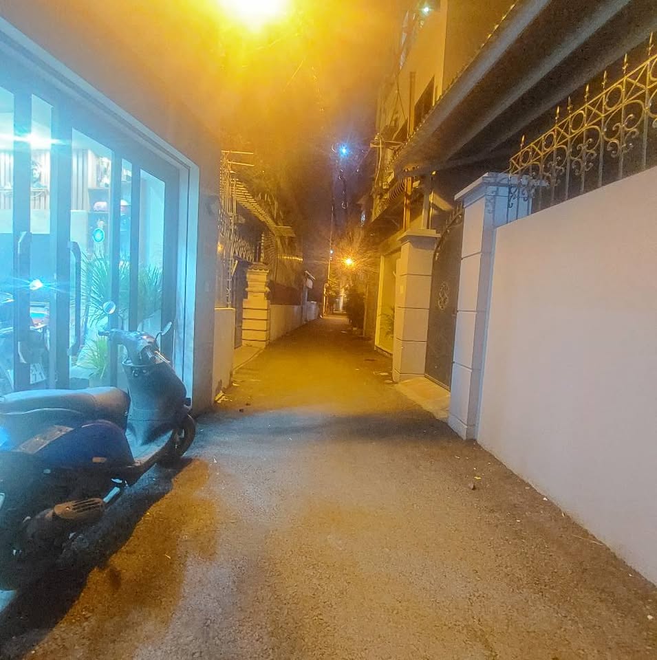 Trung tâm Bồ Đề ngôi nhà mơ ước với 32m2 xây dựng và 8m2 đất trồng cây