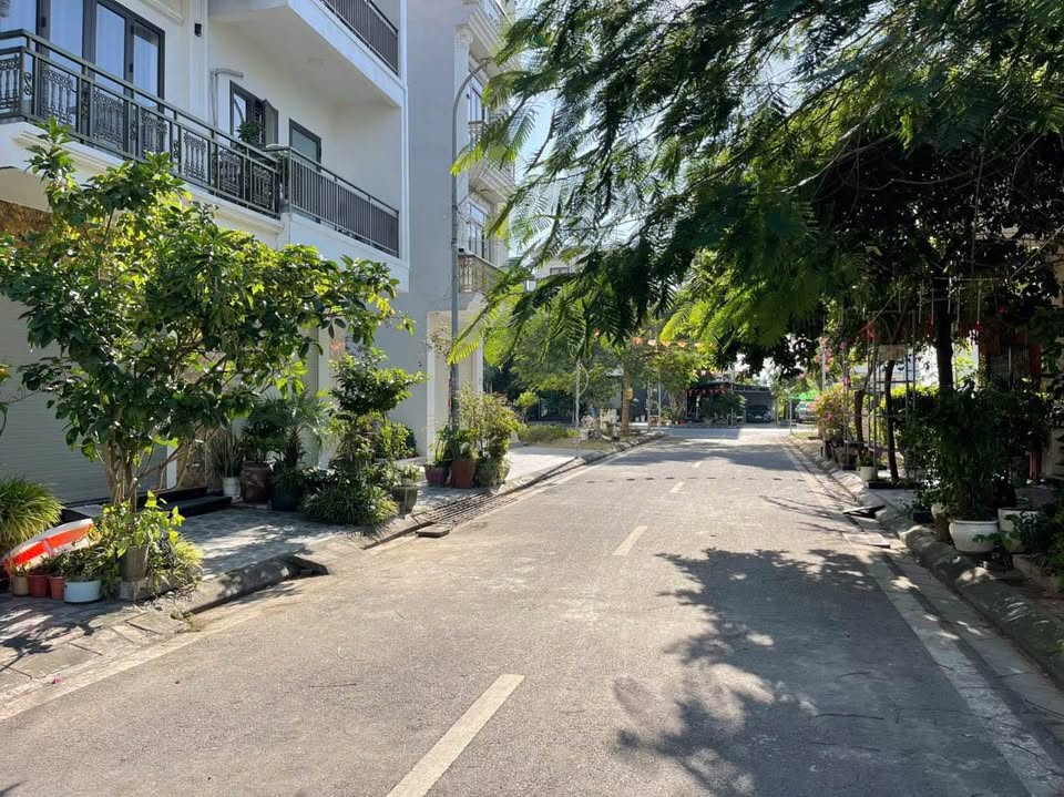 Đất tái định cư Đồng Giáp 72m2, mặt tiền 4m, đường 12m, hướng Đông Nam, giá 63 triệu/m2