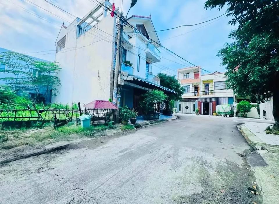 Đất vàng mặt tiền Hoàng Cầm, rộng 8m, hướng Đông, giá chỉ 3,9 tỷ, cơ hội có 1-0-2