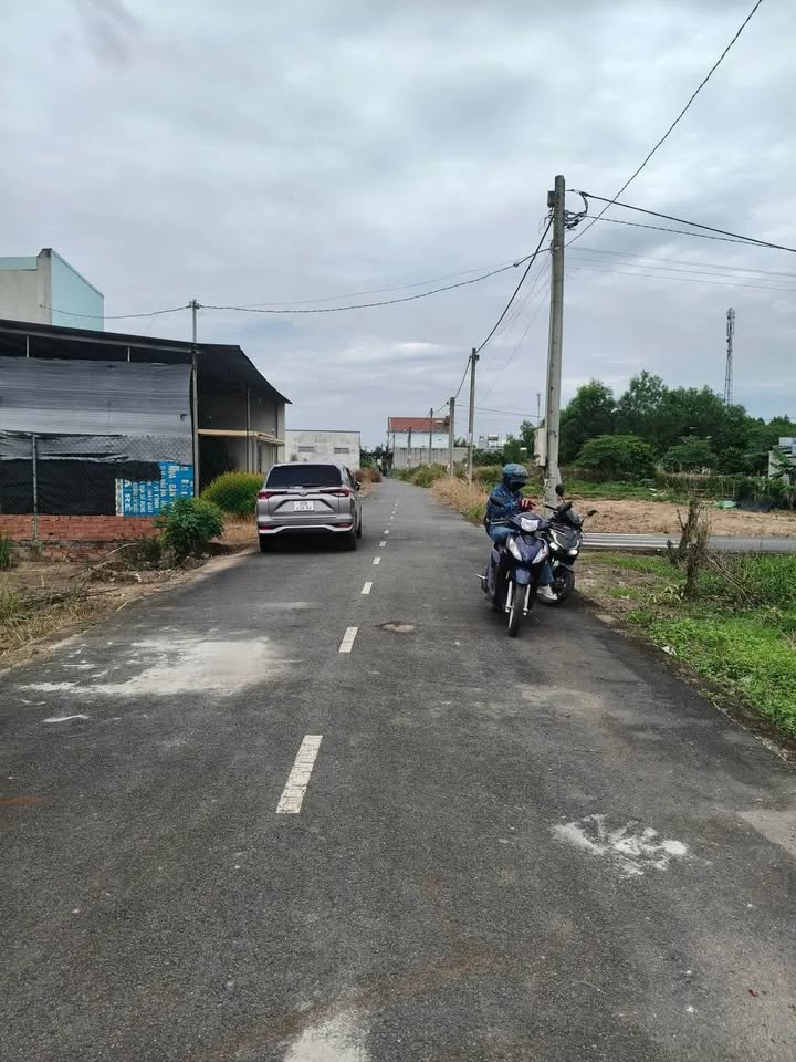Bán lỗ nhanh lô đất vị trí cực đẹp ngay mặt tiền khu 3 pha, ấp 5 An Viễn, Đồng Nai, gần khu công nghiệp Giang Điền