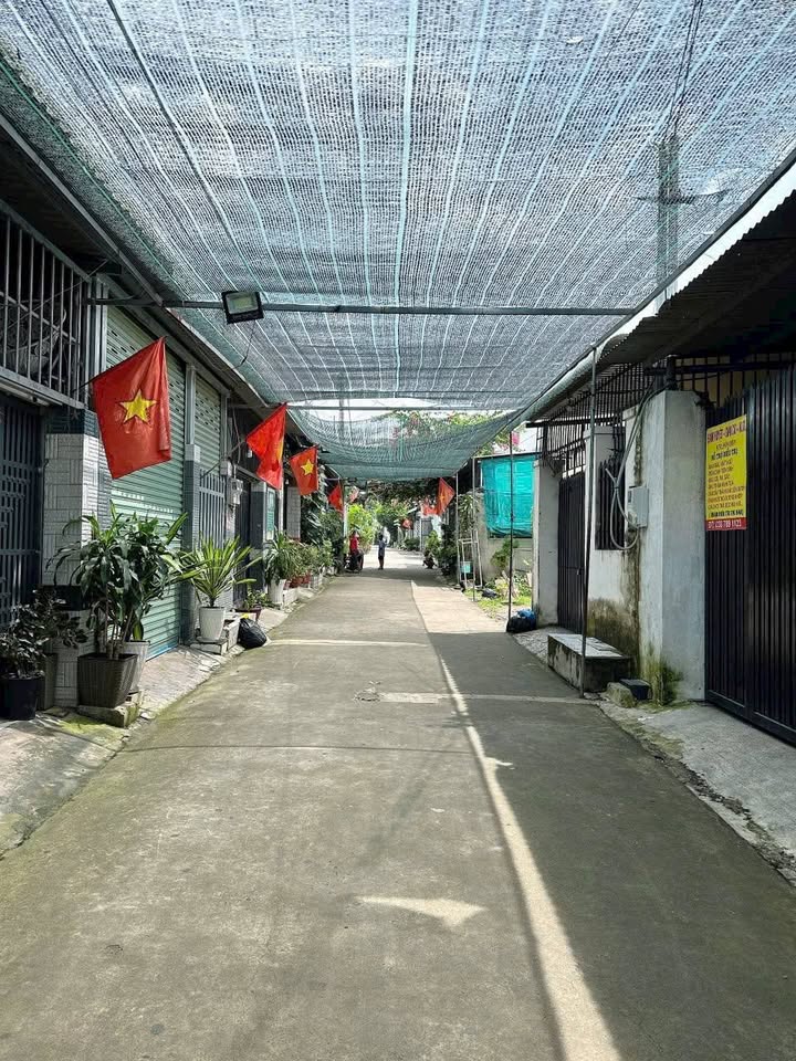 Nhà cấp 4 với diện tích 5m x 17m đang cần bán gấp tại khu vực gần Chợ Thanh Hoá