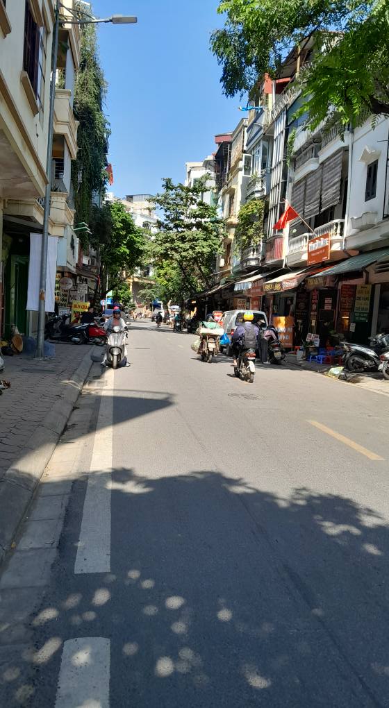 Nhà căn góc Vương Thừa Vũ, diện tích 65m2, giá yêu thương chỉ 13 tỷ