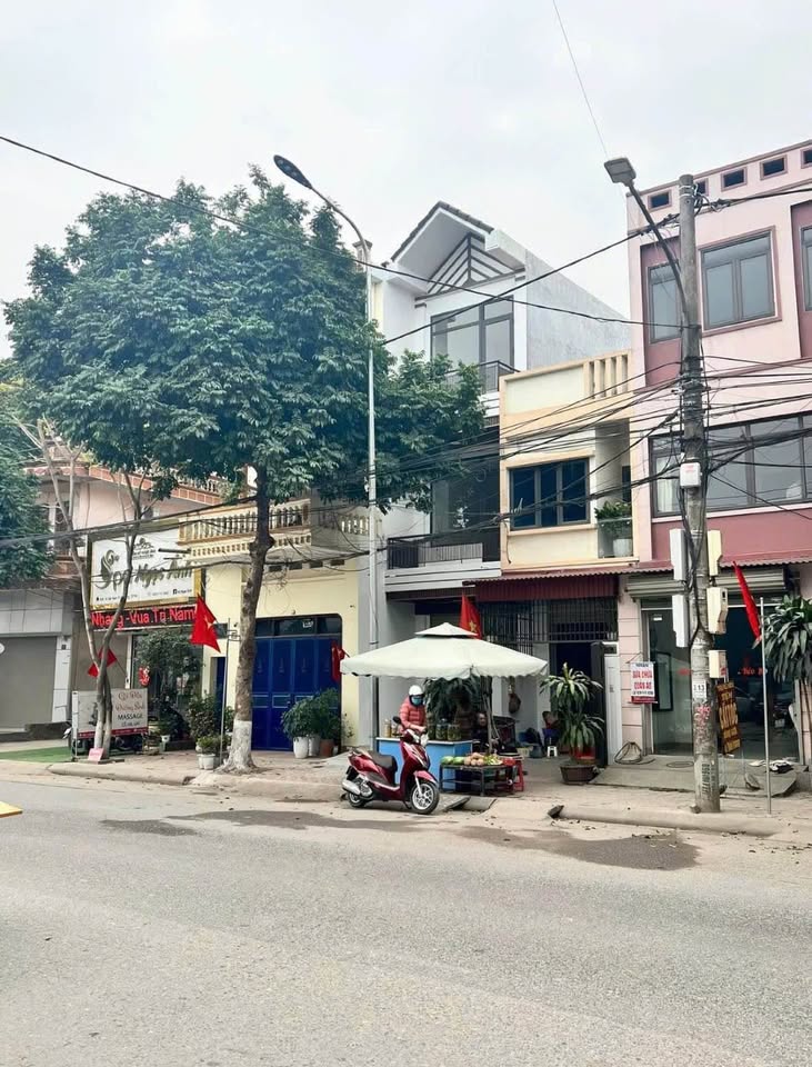 Siêu phẩm nhà 3 tầng kiên cố tọa lạc ngay mặt tiền đắc địa trên trục đường Bắc Nam sầm uấ