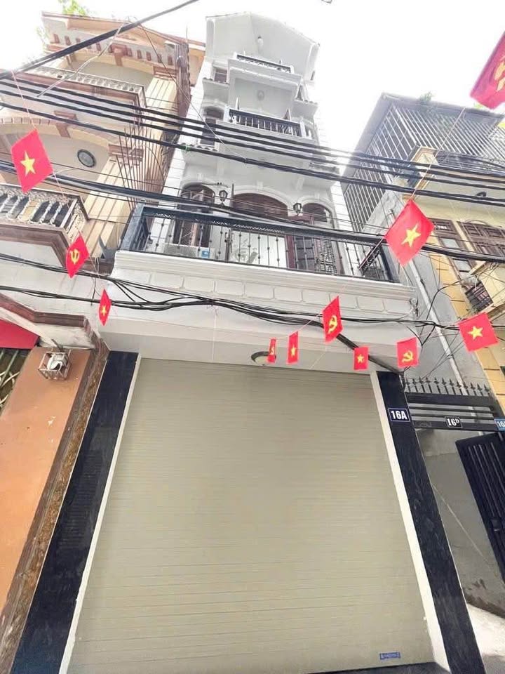 Bán nhà riêng lô góc 4 tầng, 41,6m² tại trung tâm Cầu Giấy, Hà Nội