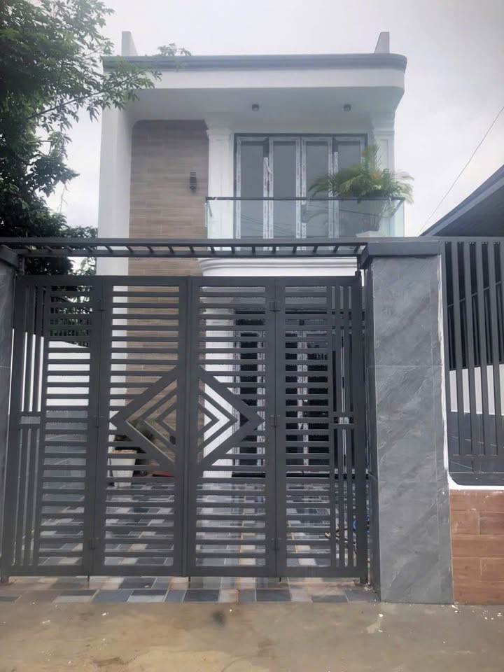 Bán nhà mới toanh 2,65 tỷ, full nội thất, hẻm Võ Văn Kiệt, Đắk Lắk