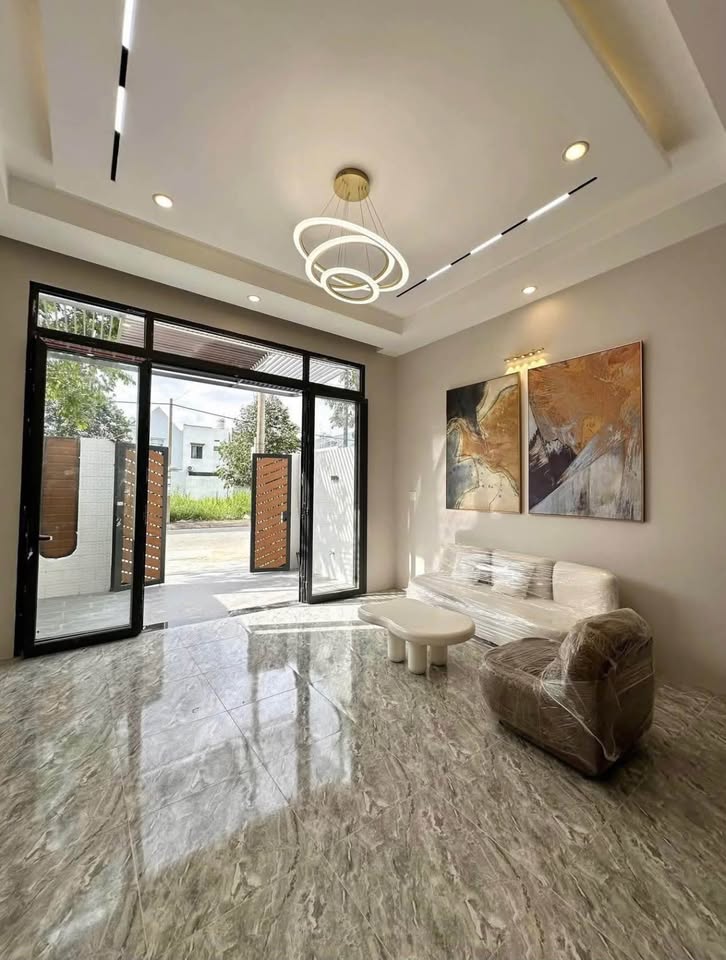 Chào bạn, mình có một căn nhà rất ưng ý tại khu vực gần Bưu điện Bà Tri, Phường Tân Hiệp