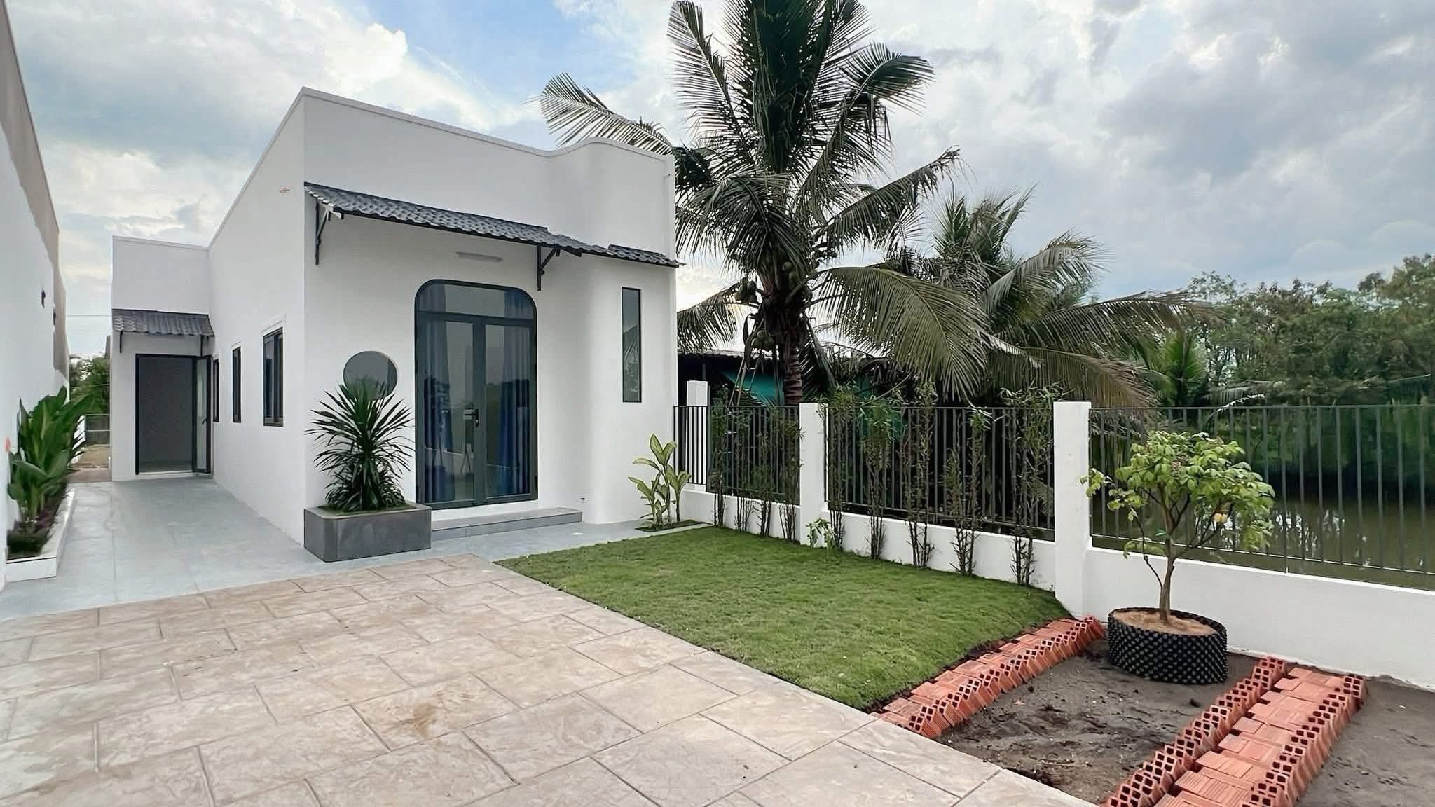 Nhà cấp 4 mới xây 2 mặt tiền, 352m² thổ cư, giá 1,05 tỷ tại Gò Công