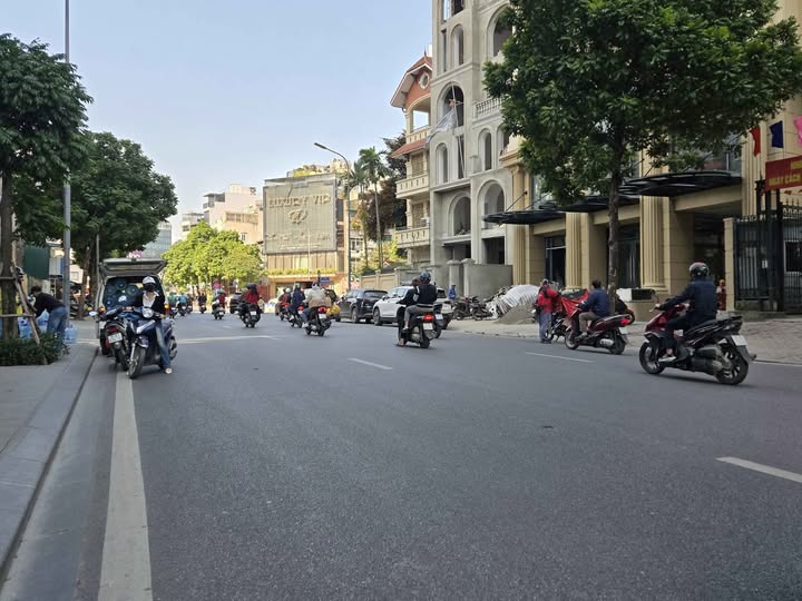 Bán nhà mặt phố Trần Phú, Phường Ba Đình, Thành phố Hà Nội