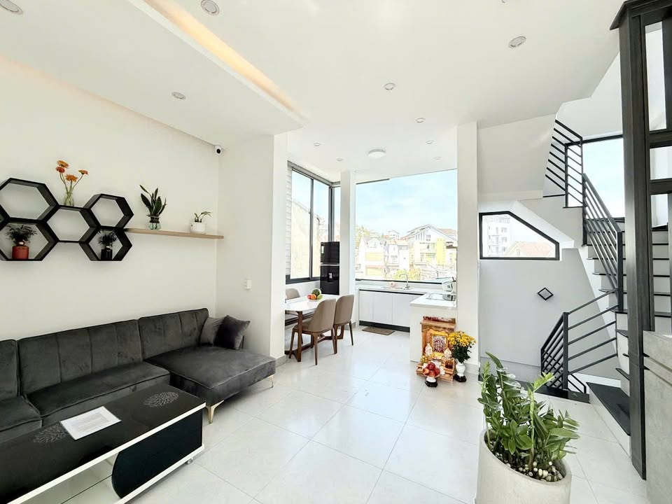 Bán khách sạn mới xây tọa lạc tại Phường 4, Thành phố Đà Lạt, Tỉnh Lâm Đồng