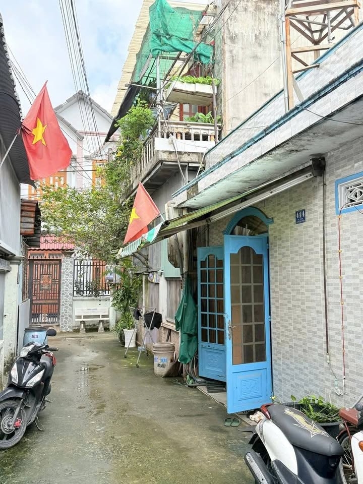 Bán đất tặng nhà cấp 4 tại khu phố Tây B, Đông Hòa, Dĩ An, 75m2, giá chỉ 3.49 tỷ