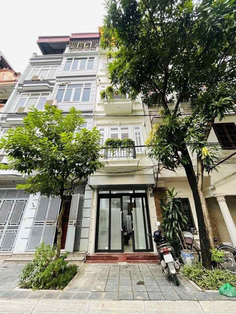 Nhà Cầu Giấy phân lô VIP, ô tô tránh, kinh doanh đỉnh, giá chỉ 10 tỷ