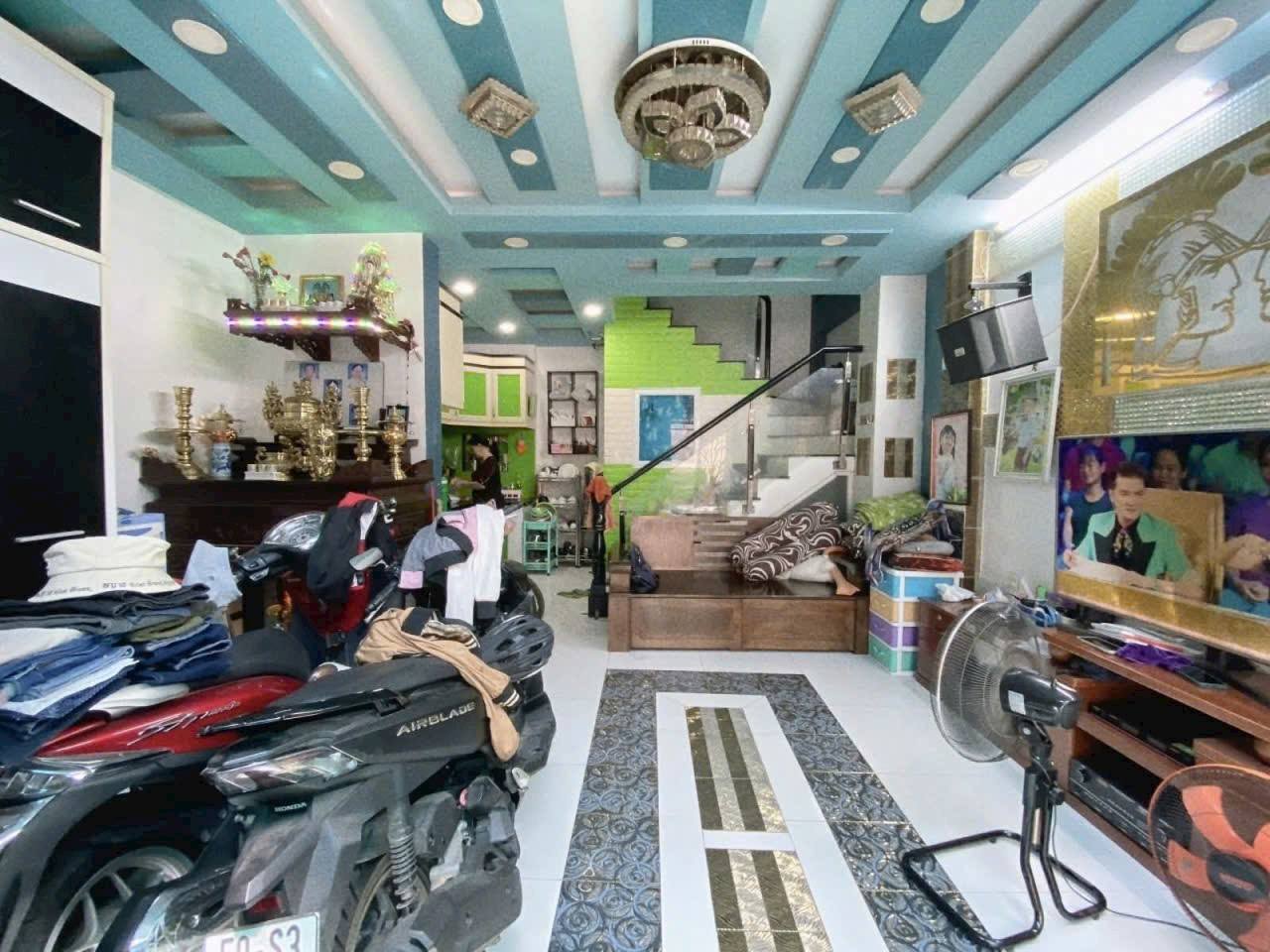 Nhà 5 tầng hẻm xe hơi Bình Thạnh, 40m2, 4 phòng ngủ, giá 7,45 tỷ